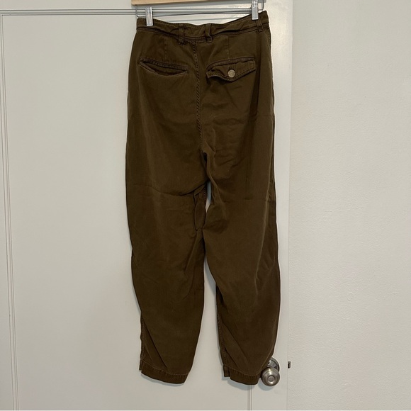 Everlane Tencel Relaxed Chino in Beech - Picture 2 of 6